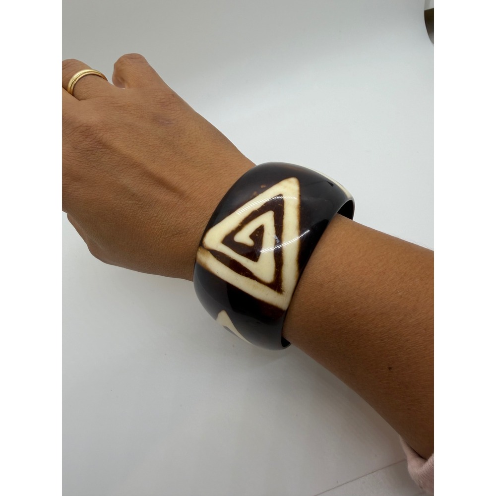 Vintage Tribal Geometric Spiral Bangle Bracelet Chunky Statement Brown Cream